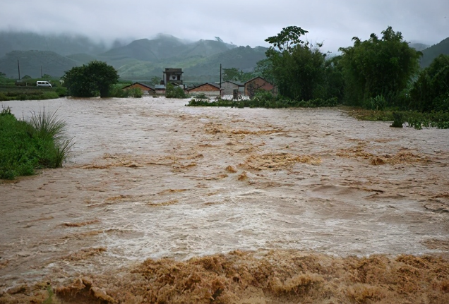 沈阳遭遇特大暴雨全域内涝，多地停水停电民生告急，鑫丰源水泵、柴油发电机 24 小时应急租赁全力支援抢险